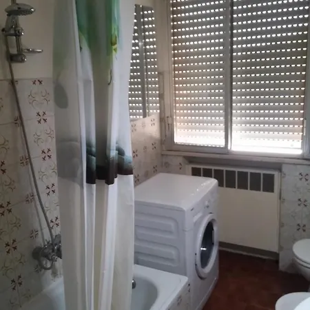 בית הארחה A Casa Tua Economy פררה