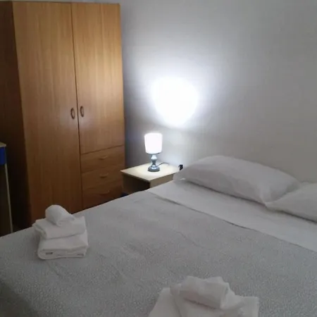 A Casa Tua Economy פררה